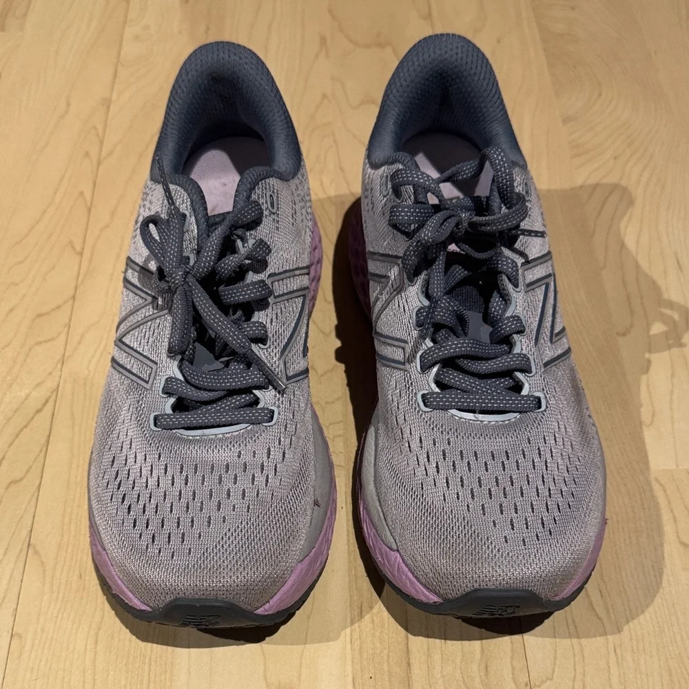 New Balance Women's Gray and Pink Athletic Shoes - Picture 1 of 2